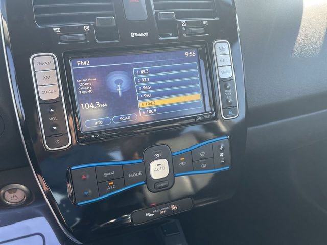 Used 2015 Nissan Leaf SL FWD image 24