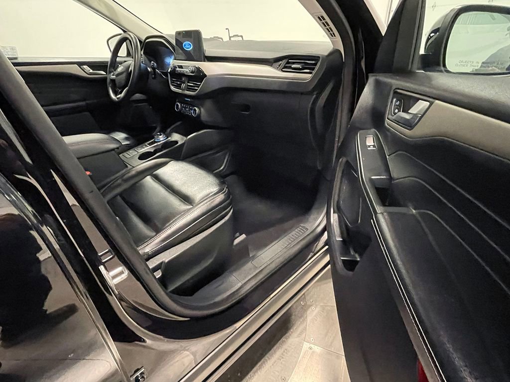 Used 2022 Ford Escape SEL w/ Technology Package image 26