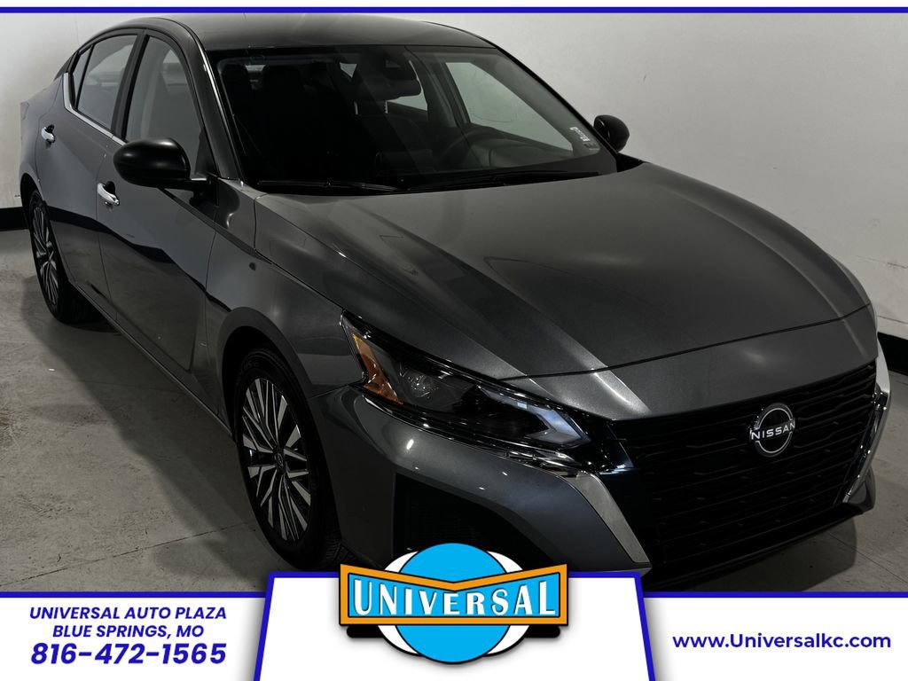 Used 2025 Nissan Altima 2.5 SV image 1