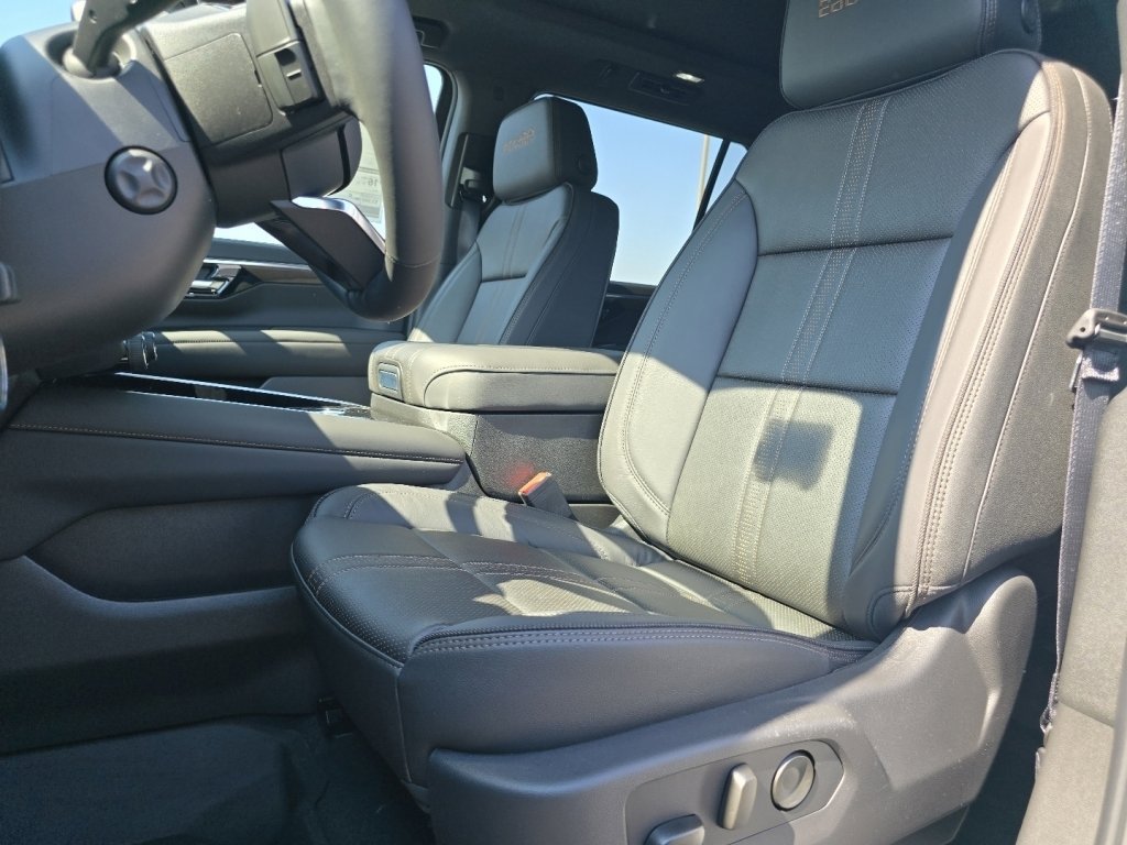 New 2026 Chevrolet Suburban High Country AWD/4WD image 21