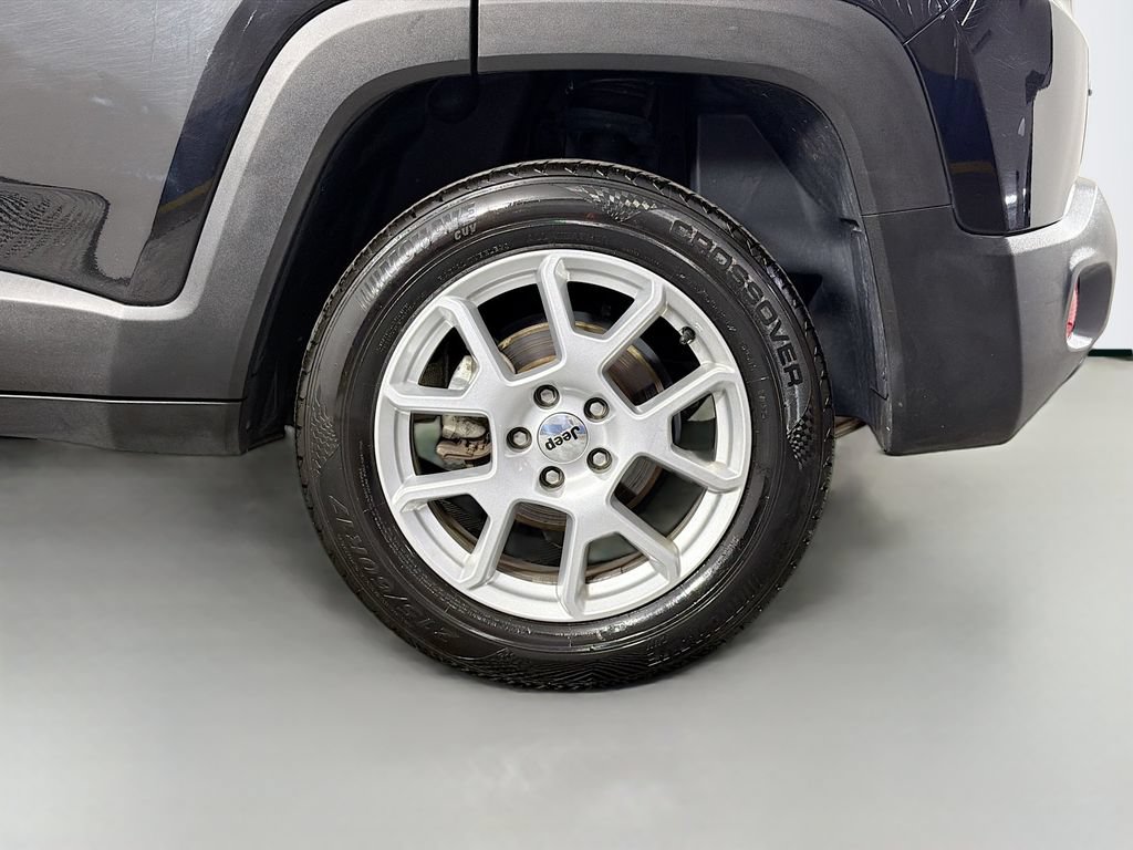 Used 2023 Jeep Renegade Latitude AWD/4WD image 30