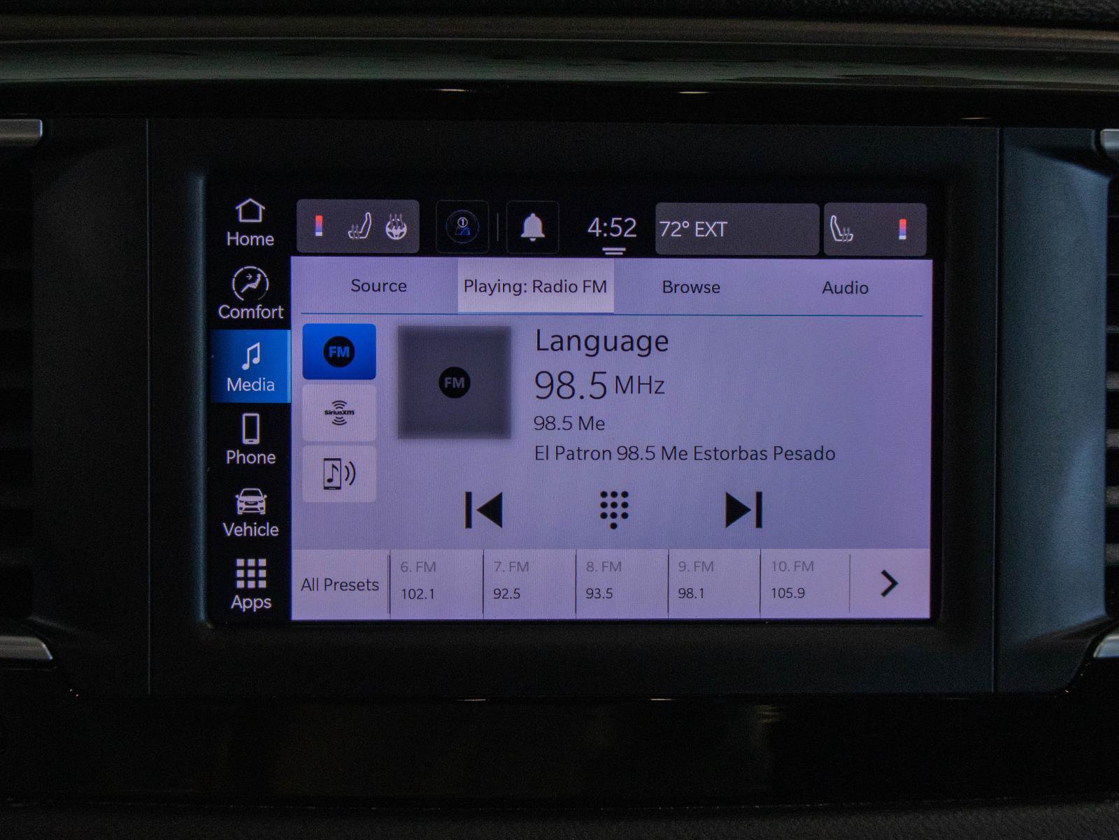 Used 2022 Chrysler Voyager LX FWD image 8