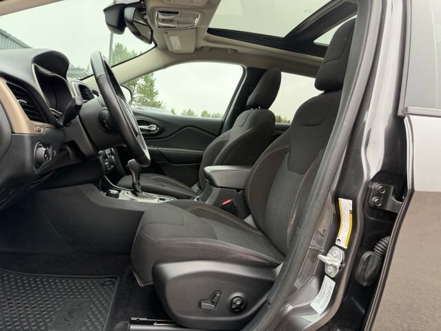 Used 2016 Jeep Cherokee 75th Anniversary AWD/4WD image 17