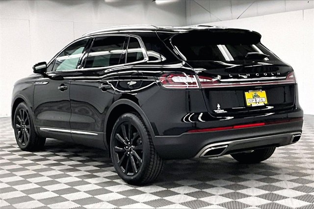 Used 2023 Lincoln Nautilus Reserve w/ Monochromatic Package image 2