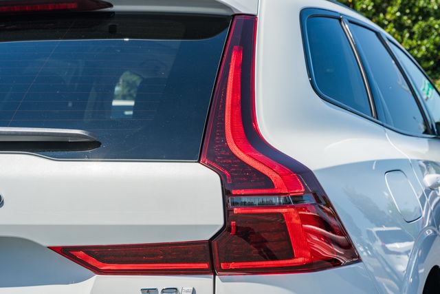New 2026 Volvo XC60 T8 Ultra w/ Protection Package Premier AWD/4WD image 7