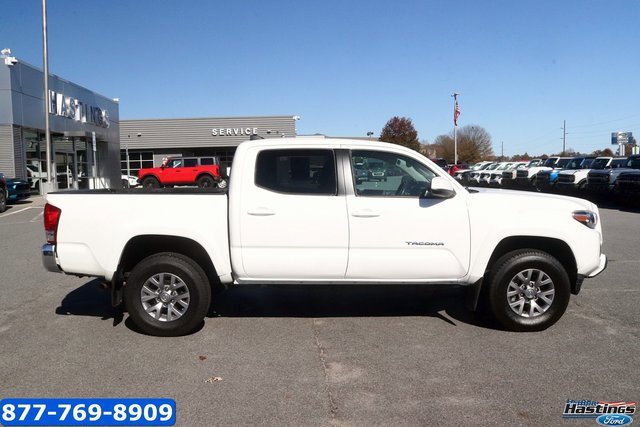 Used 2017 Toyota Tacoma SR5 image 4