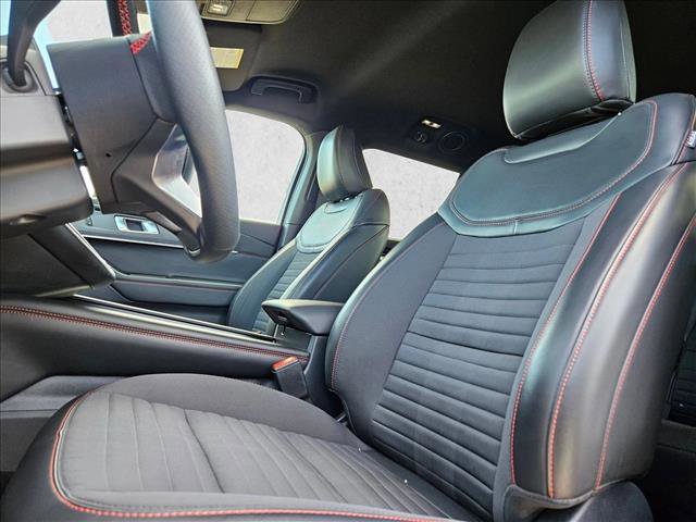 Used 2025 Ford Explorer ST-Line image 11