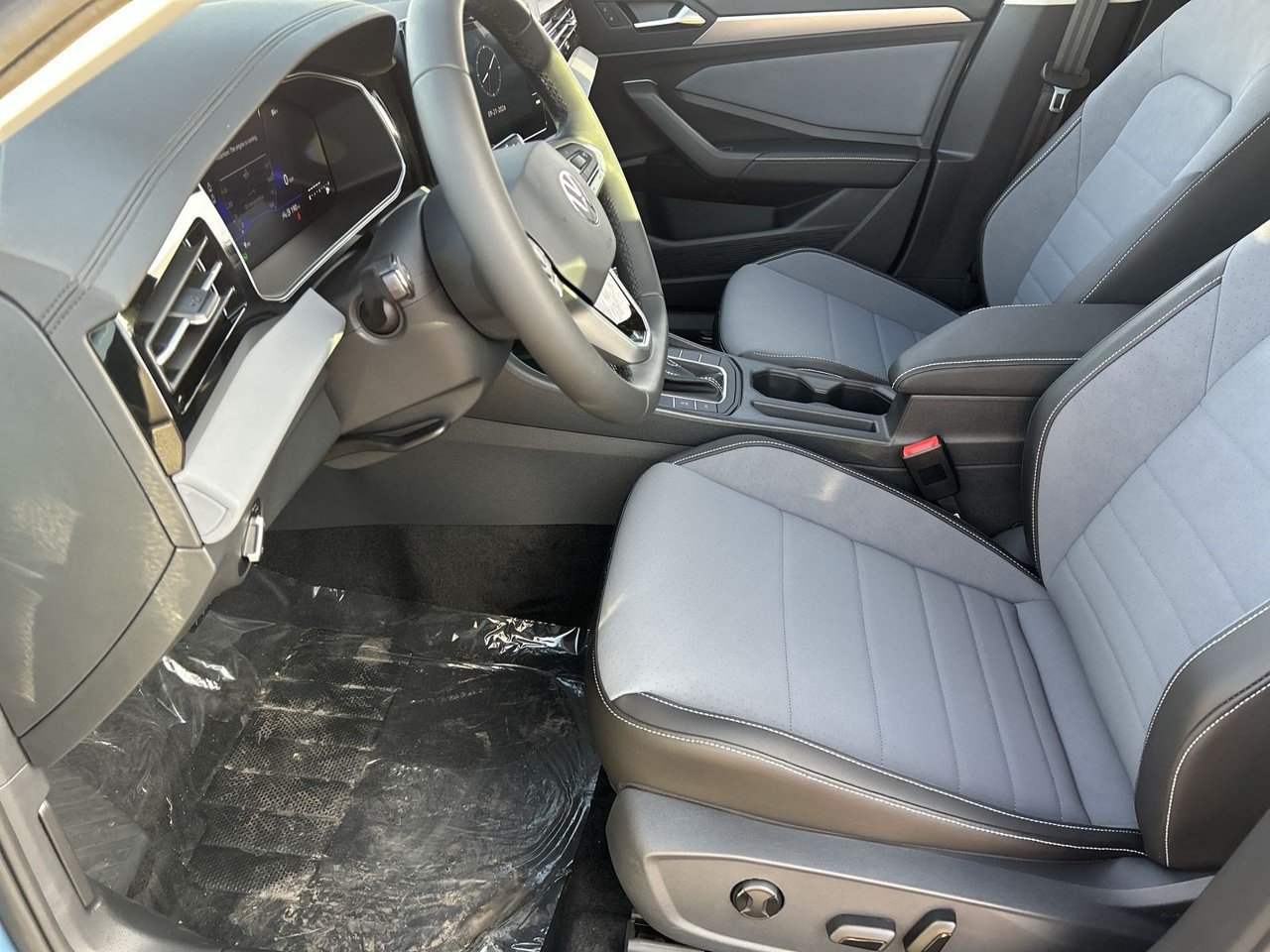 New 2027 Volkswagen Jetta SE FWD image 15