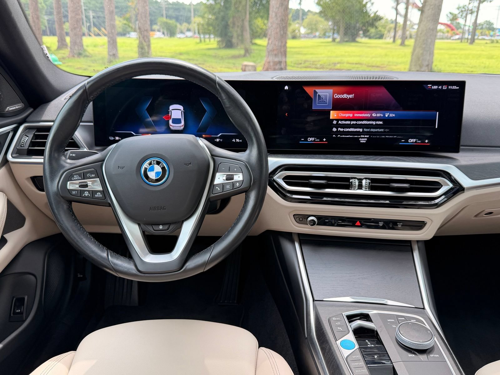 Used 2023 BMW i4 eDrive35 RWD image 3