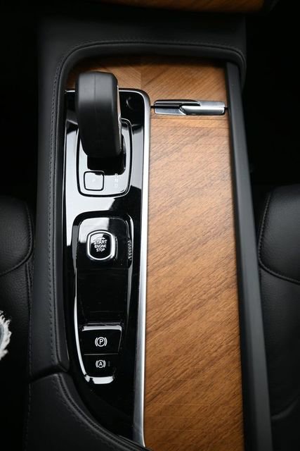 Used 2025 Volvo XC90 B6 Plus AWD/4WD image 11
