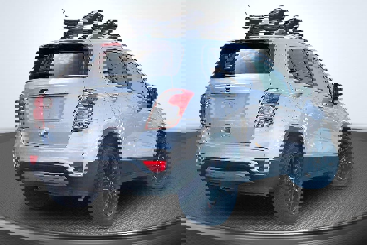 Used 2019 Chevrolet Trax LT w/ Redline Edition image 13