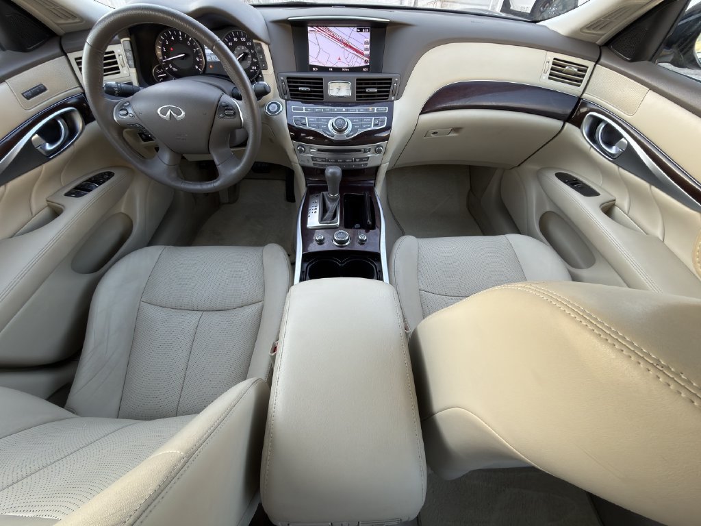 Used 2019 INFINITI Q70 Luxe AWD/4WD image 10