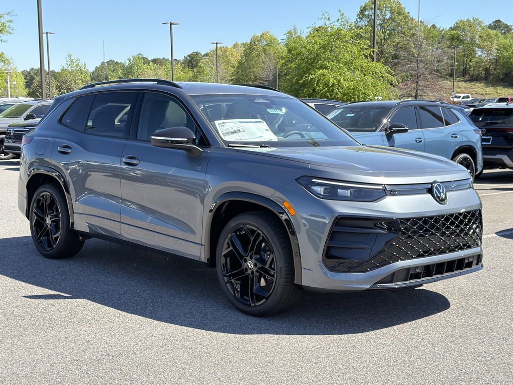 New 2026 Volkswagen Tiguan SE R-Line FWD image 7