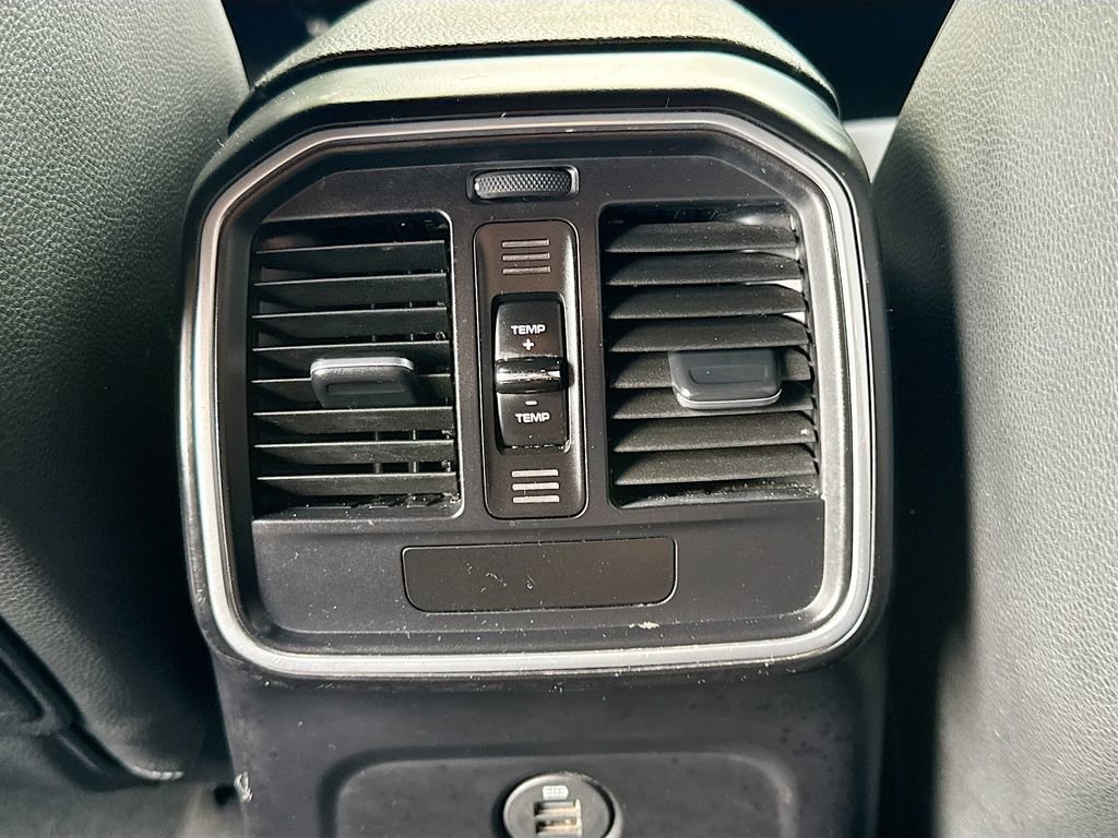 Used 2018 Porsche Macan AWD/4WD image 24