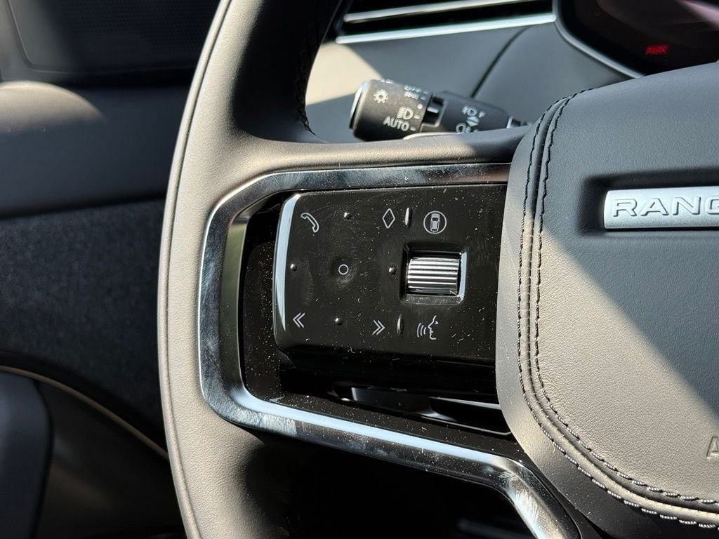 New 2026 Land Rover Range Rover Sport SE AWD/4WD image 17
