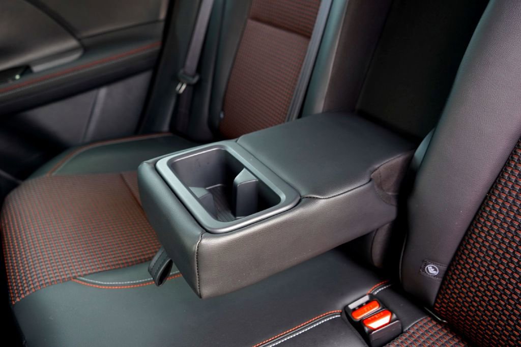 Used 2025 Nissan Kicks SR image 27