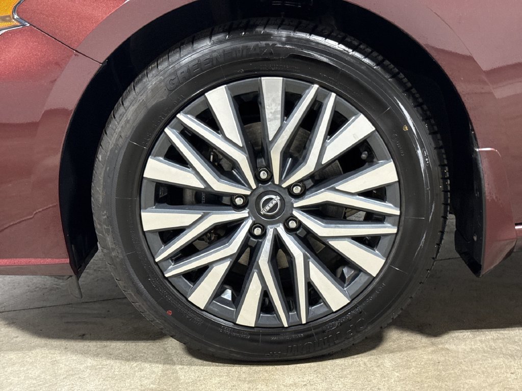 Used 2024 Nissan Altima 2.5 SV FWD image 26