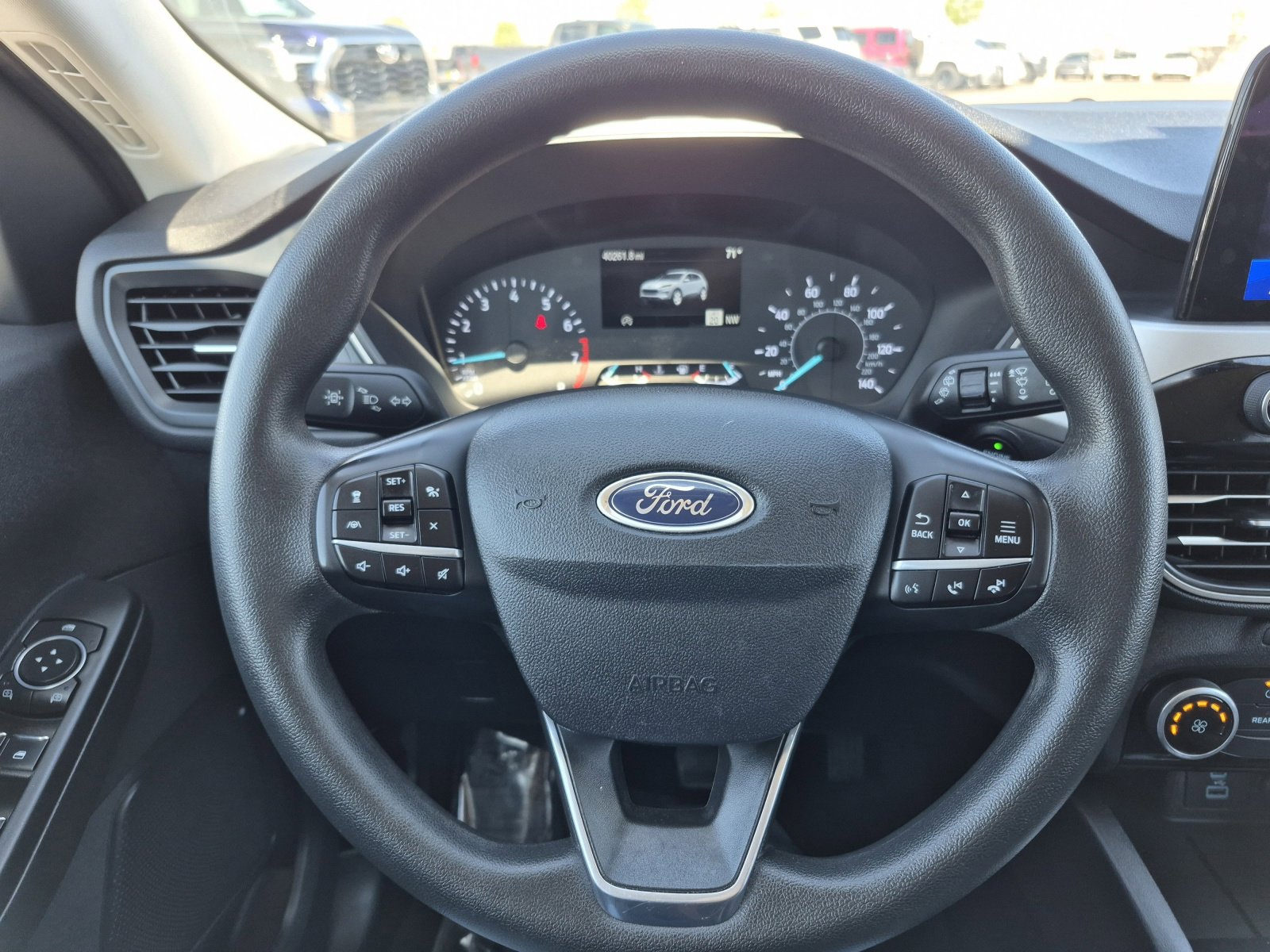 Used 2022 Ford Escape SE image 9