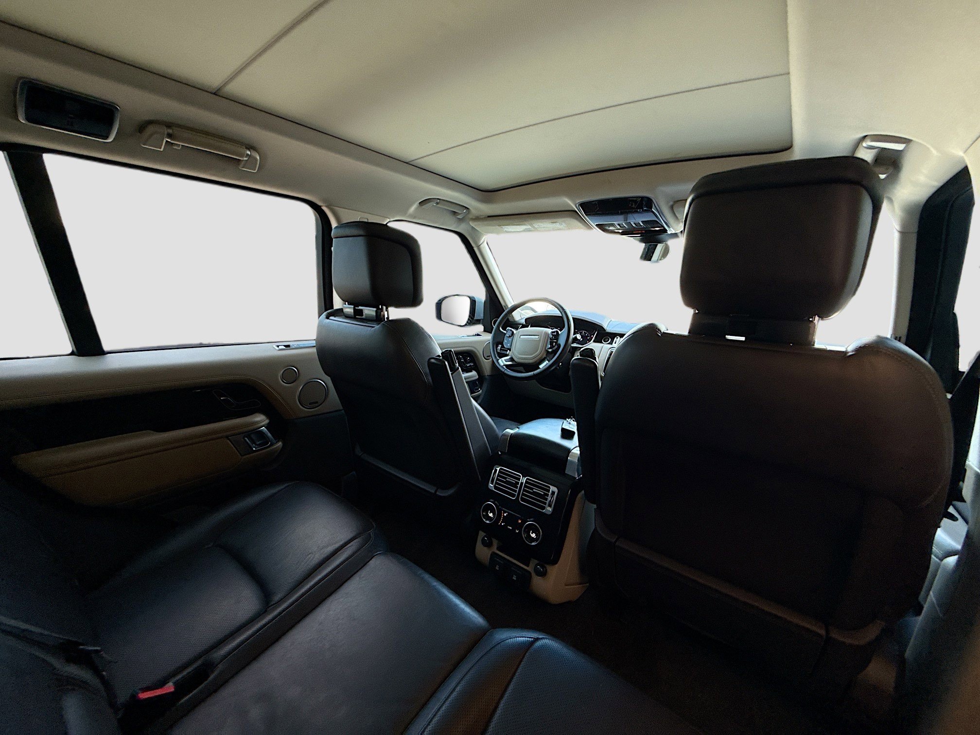 Used 2019 Land Rover Range Rover Velar R-Dynamic SE image 30