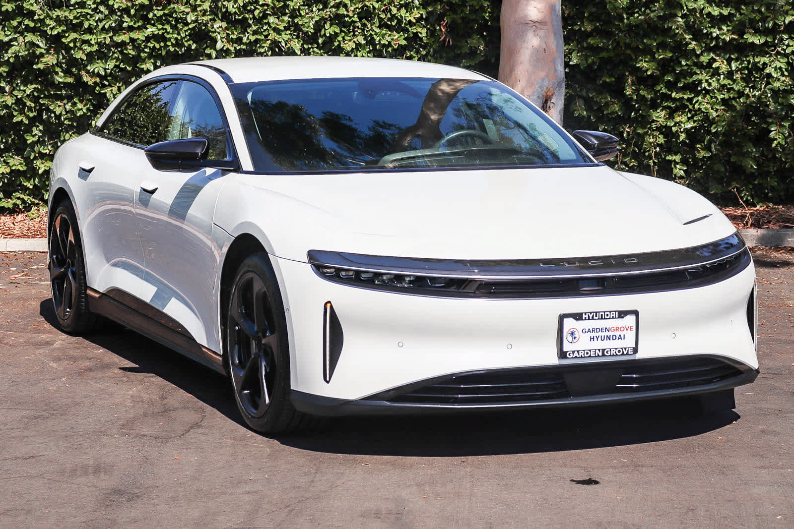 Used 2025 Lucid Air Touring AWD/4WD image 3