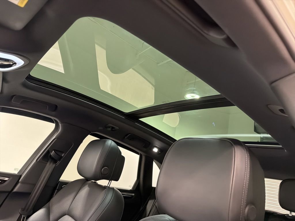 Used 2021 Porsche Macan AWD/4WD image 19