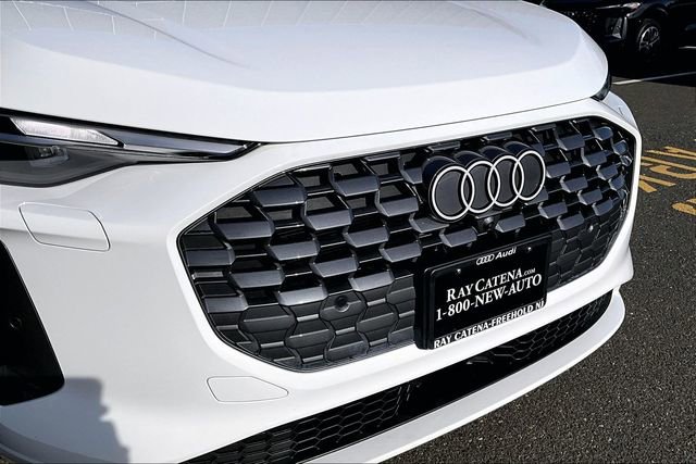 Used 2025 Audi Q5 Premium w/ Convenience Package image 33