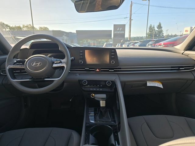 Certified 2025 Hyundai Elantra Hybrid FWD image 18