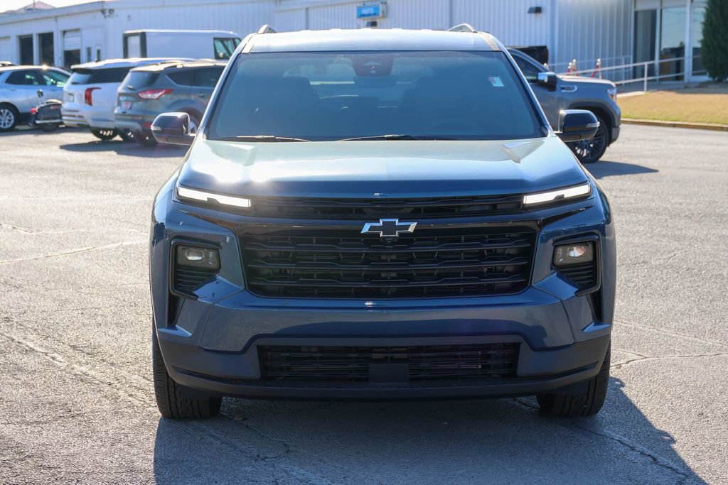 New 2026 Chevrolet Traverse LT w/ Midnight/Sport Edition FWD image 2