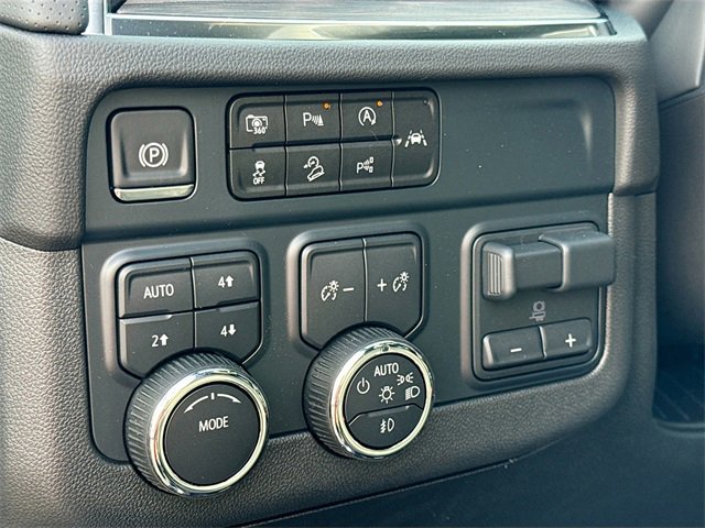 New 2025 Chevrolet Suburban Premier w/ Sun And Tow Package image 13