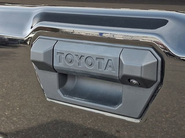 Used 2025 Toyota Tacoma TRD Sport image 32