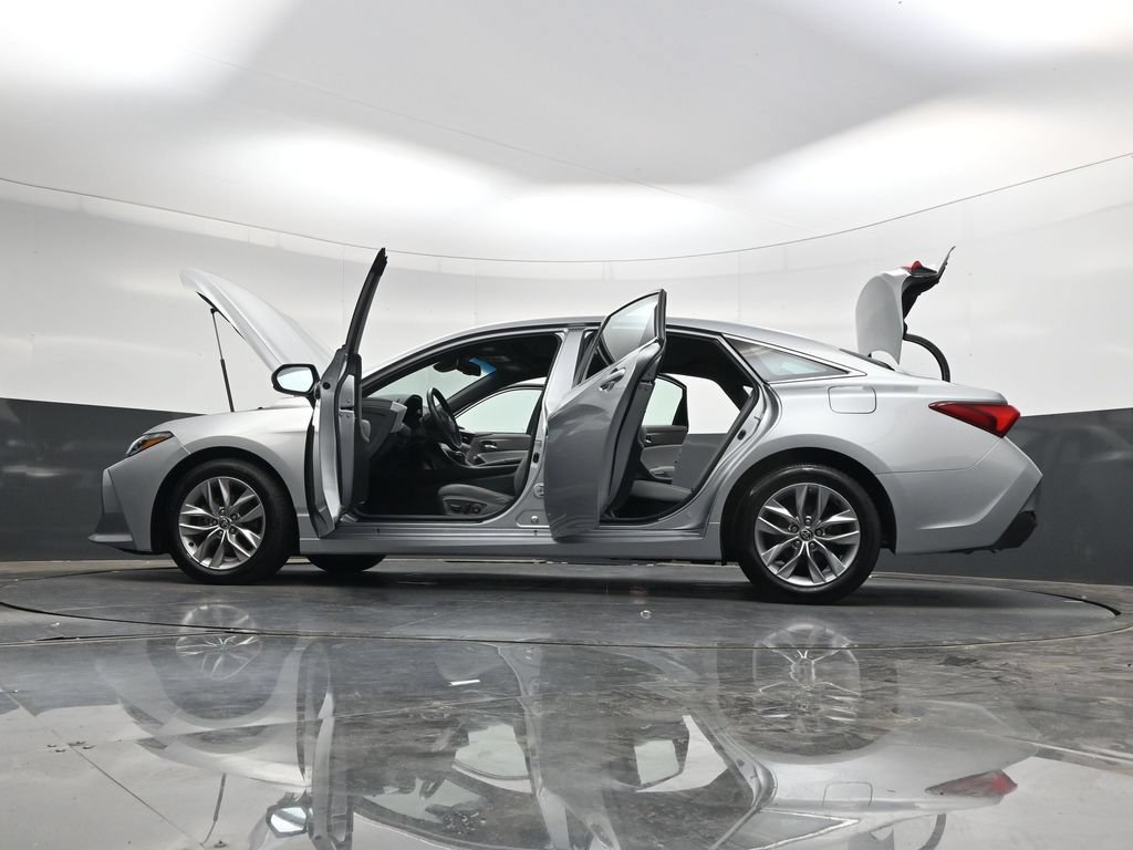Used 2022 Toyota Avalon XLE w/ Moonroof Package FWD image 44