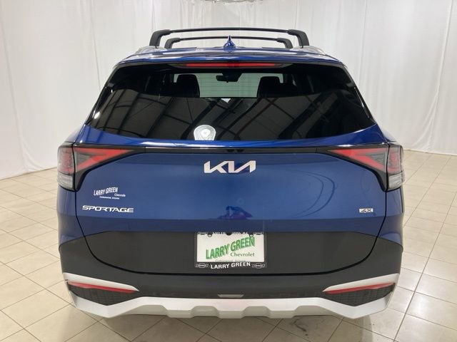 Used 2024 Kia Sportage EX image 4