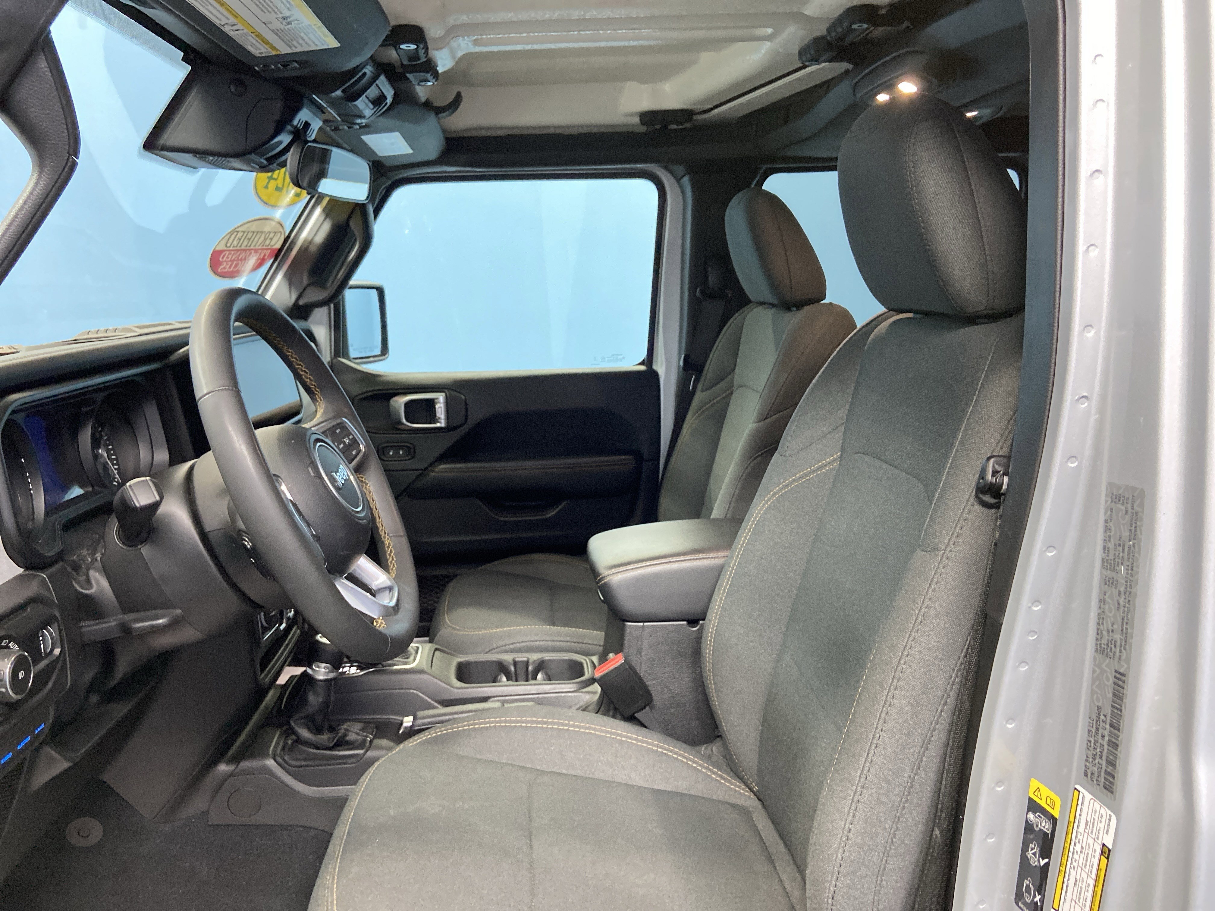 Used 2024 Jeep Wrangler Sahara image 9