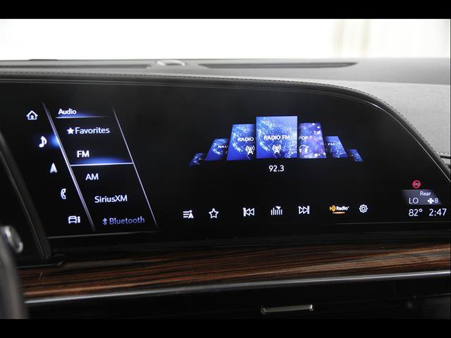 Certified 2022 Cadillac Escalade Premium Luxury AWD/4WD image 12