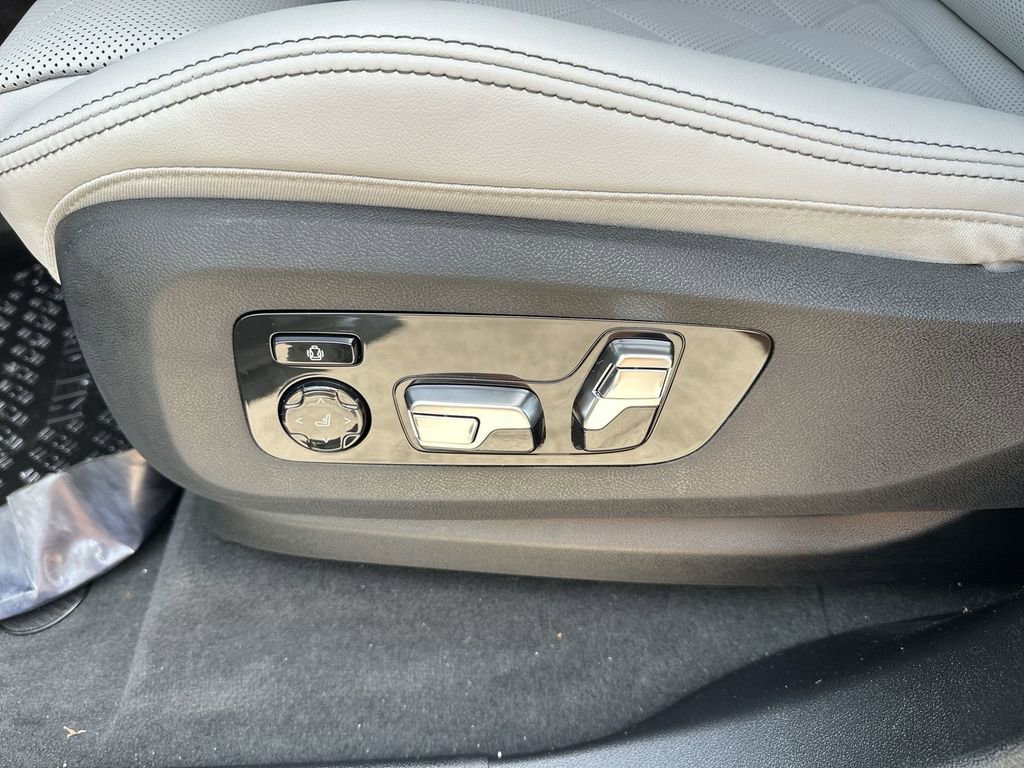 Used 2026 BMW X5 xDrive40i AWD/4WD image 15