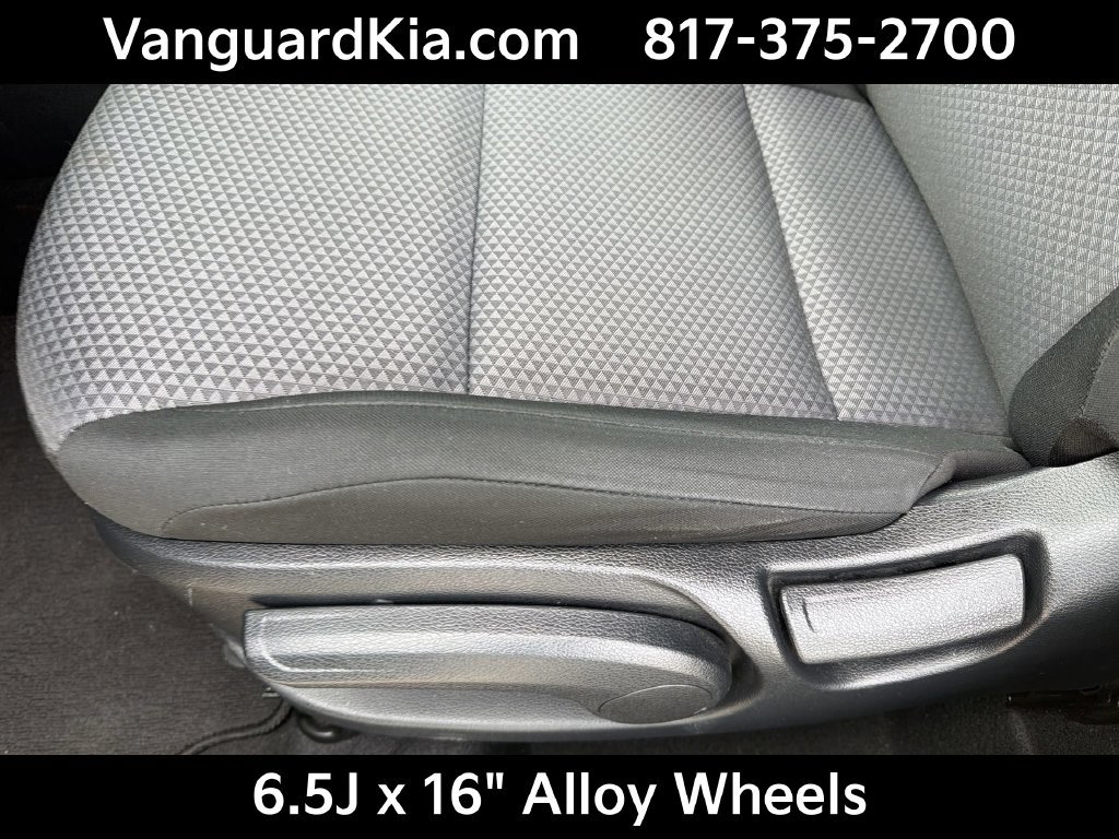 Certified 2025 Kia Soul LX w/ LX Technology Package FWD image 16