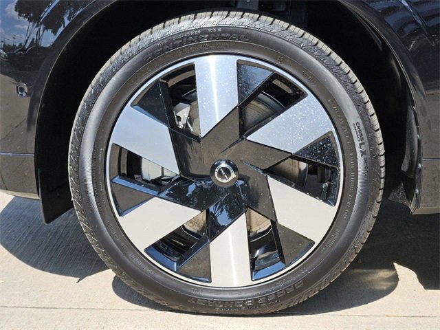 Certified 2025 Volvo XC60 T8 Plus w/ Protection Package Premier image 13