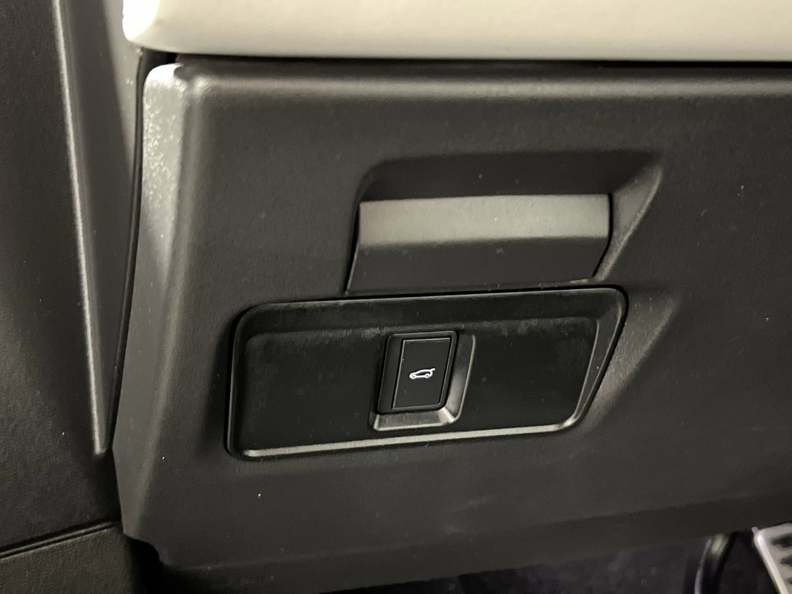 Used 2024 Land Rover Range Rover Evoque Dynamic SE image 31