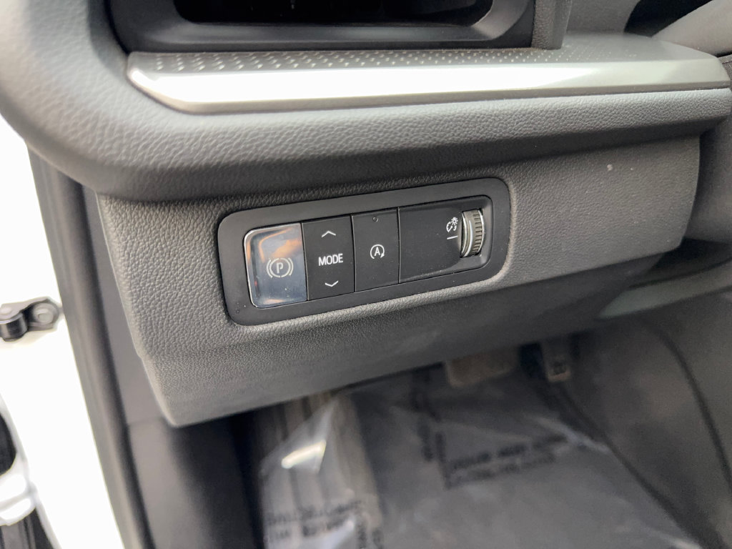 Used 2026 Chevrolet Traverse LT FWD image 61