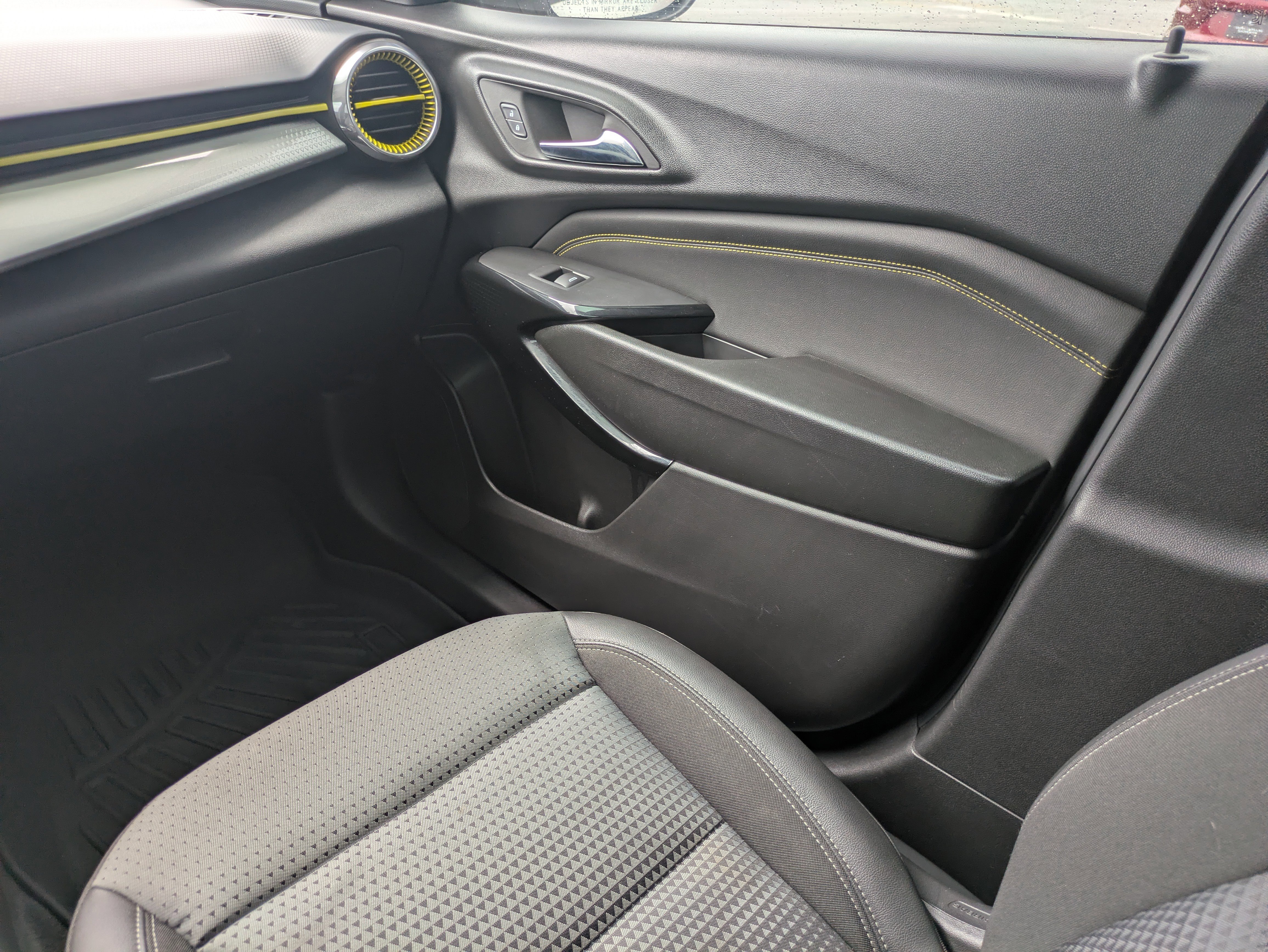 Used 2024 Chevrolet Trax LT w/ Driver Confidence Package image 10