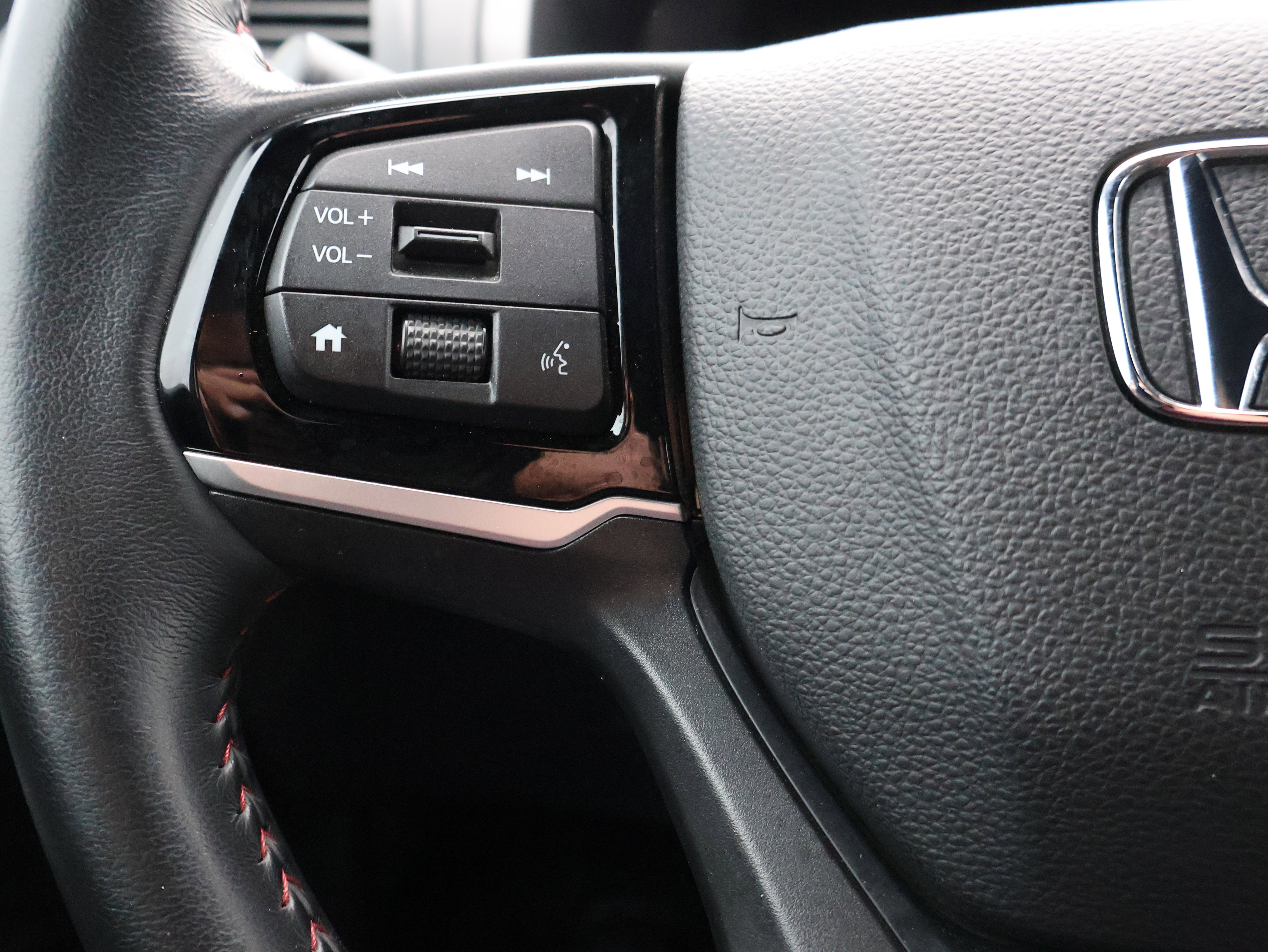 Used 2025 Honda Odyssey Sport-L image 36