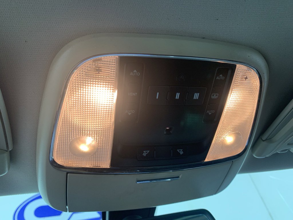 Used 2019 Chrysler 300 Limited image 28