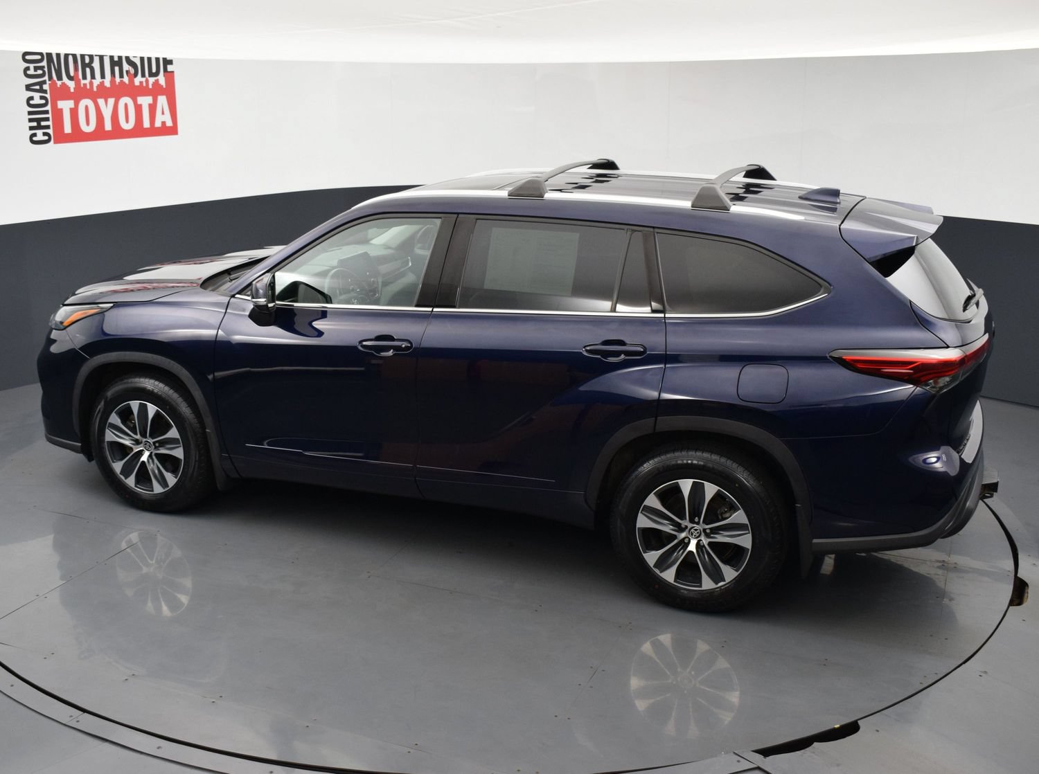Used 2022 Toyota Highlander XLE AWD/4WD image 24