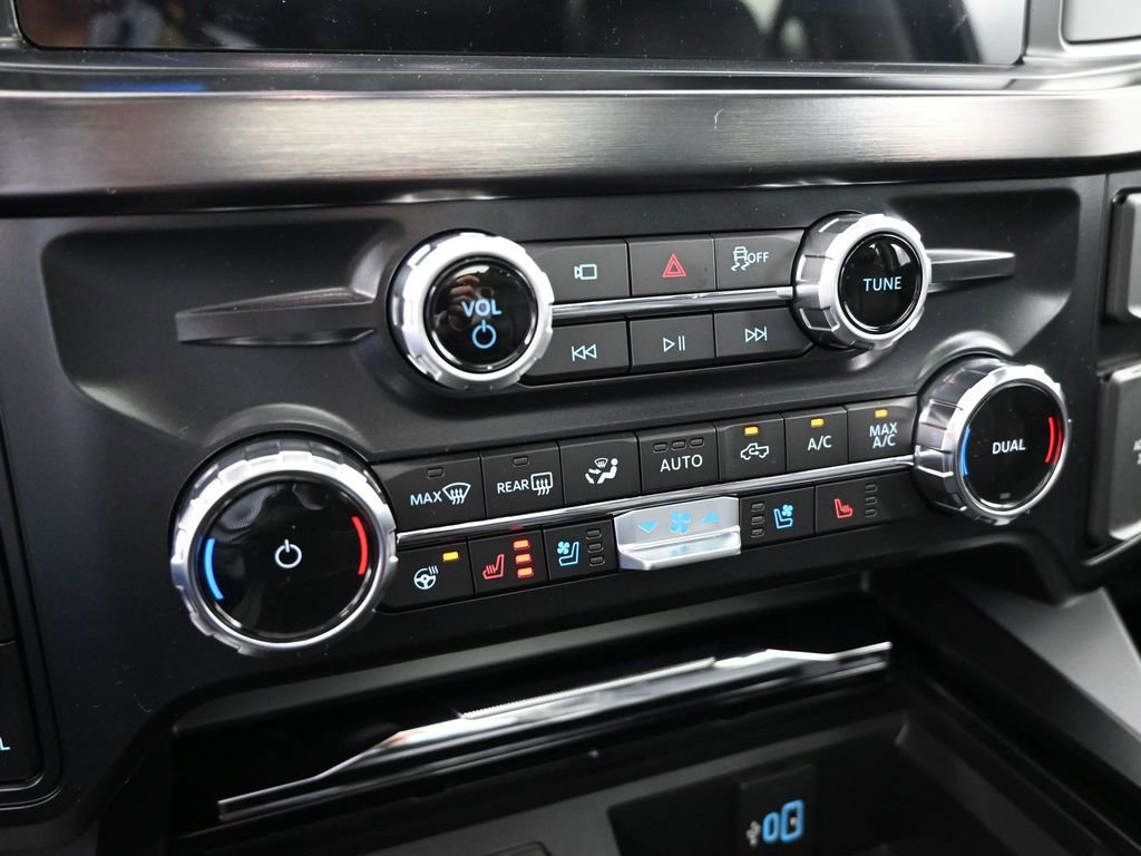 New 2026 Ford F350 Lariat w/ Black Appearance Package image 22