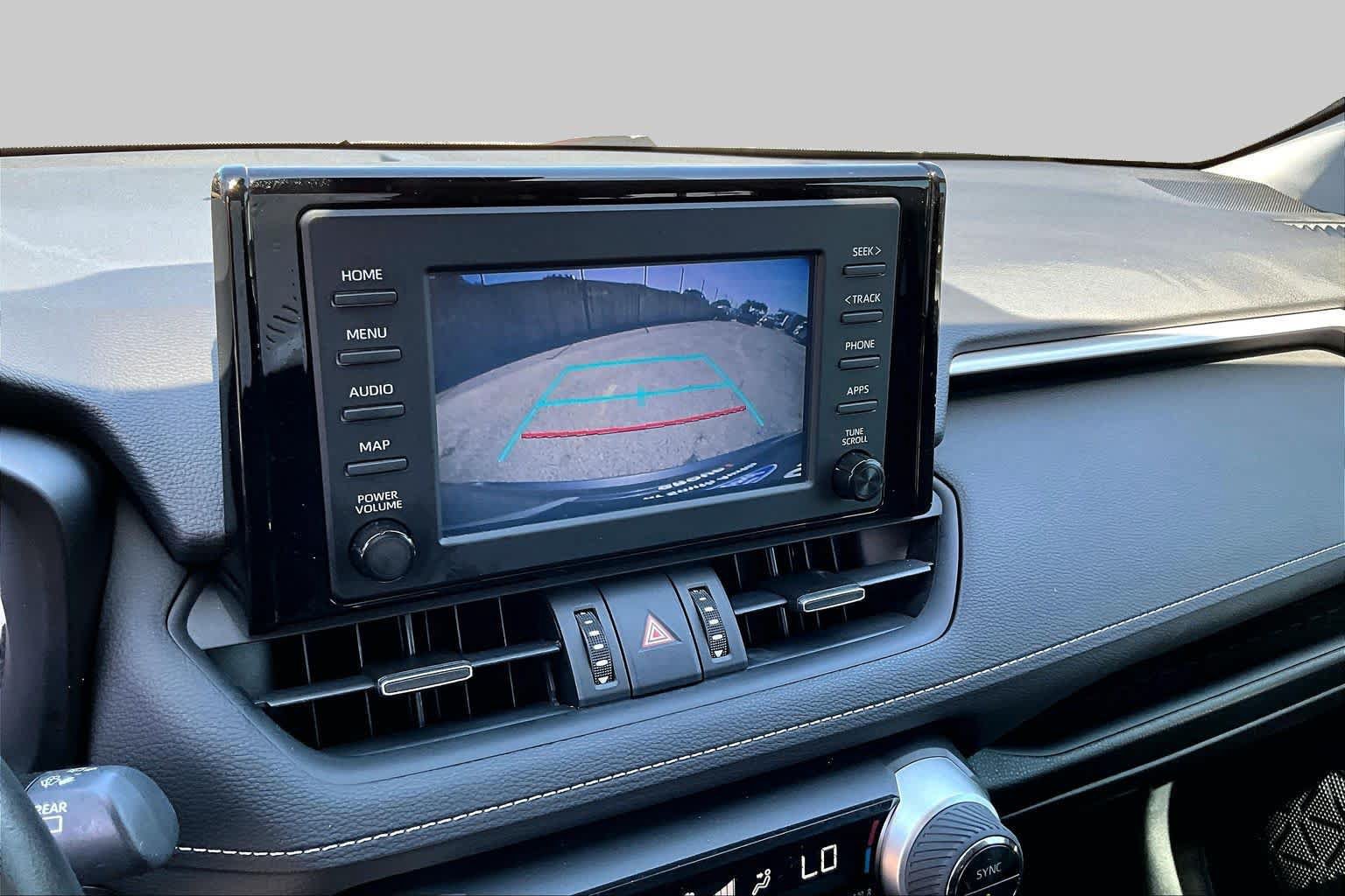 Used 2019 Toyota RAV4 XLE Premium FWD image 29
