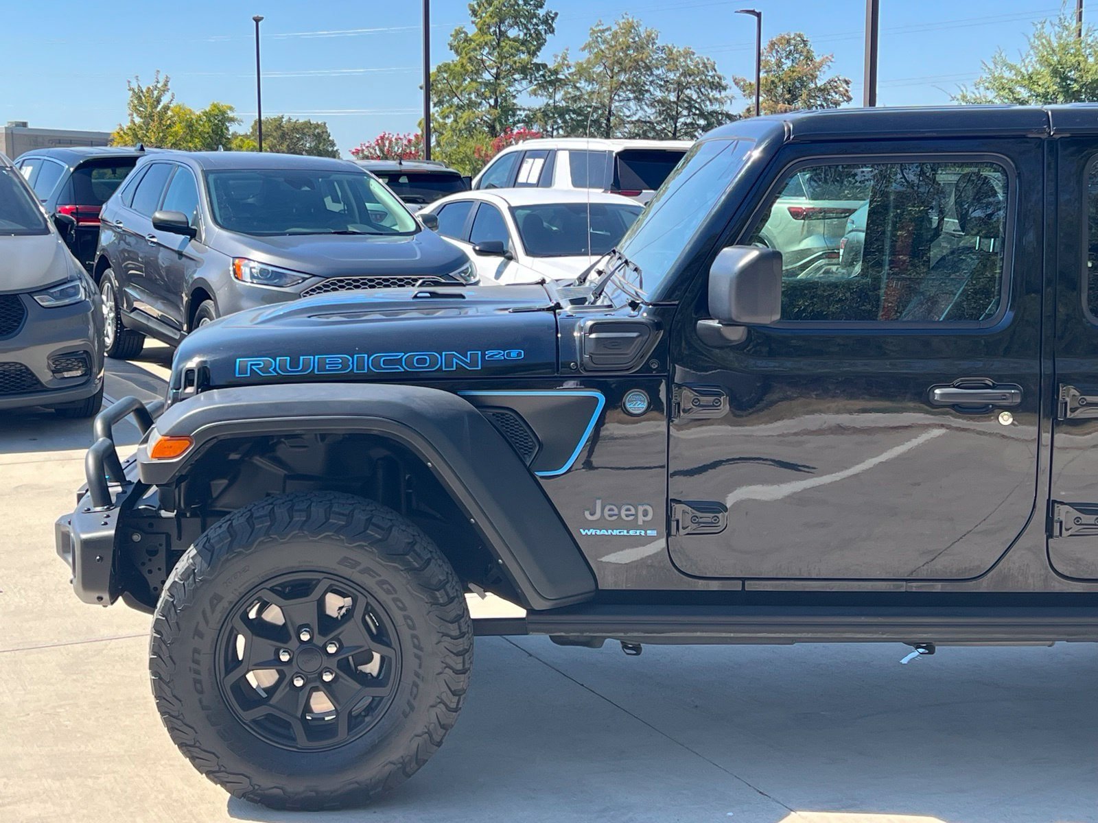 Used 2023 Jeep Wrangler Unlimited Rubicon 4xe AWD/4WD image 7