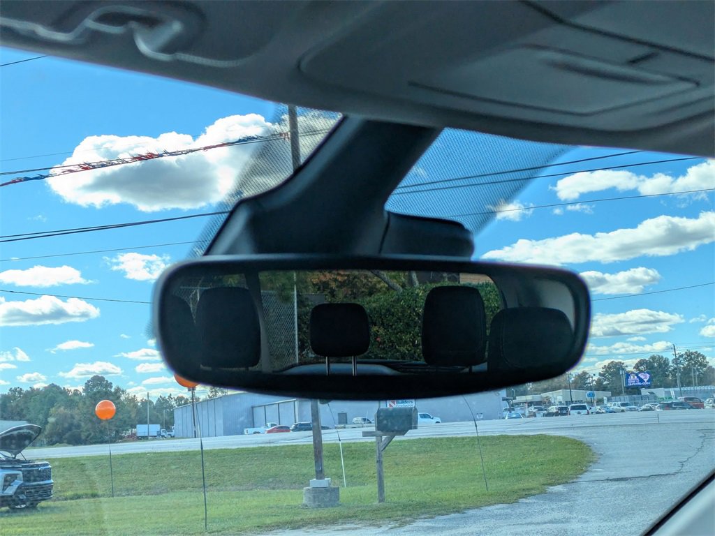 Used 2024 Chrysler Pacifica Touring-L image 27