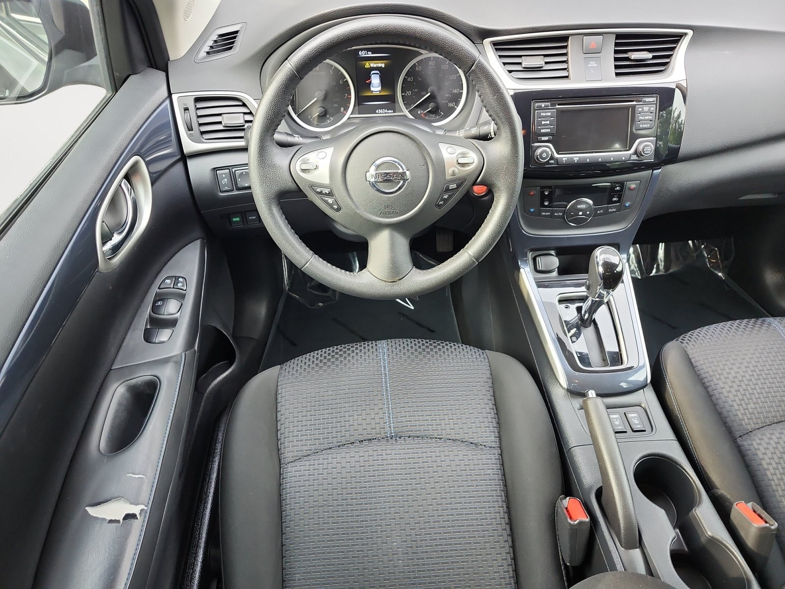 Used 2018 Nissan Sentra SR w/ SR Midnight Edition Package FWD image 13