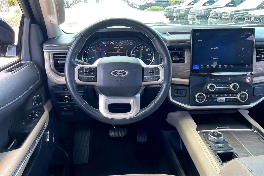 Used 2024 Ford Expedition Limited RWD image 5