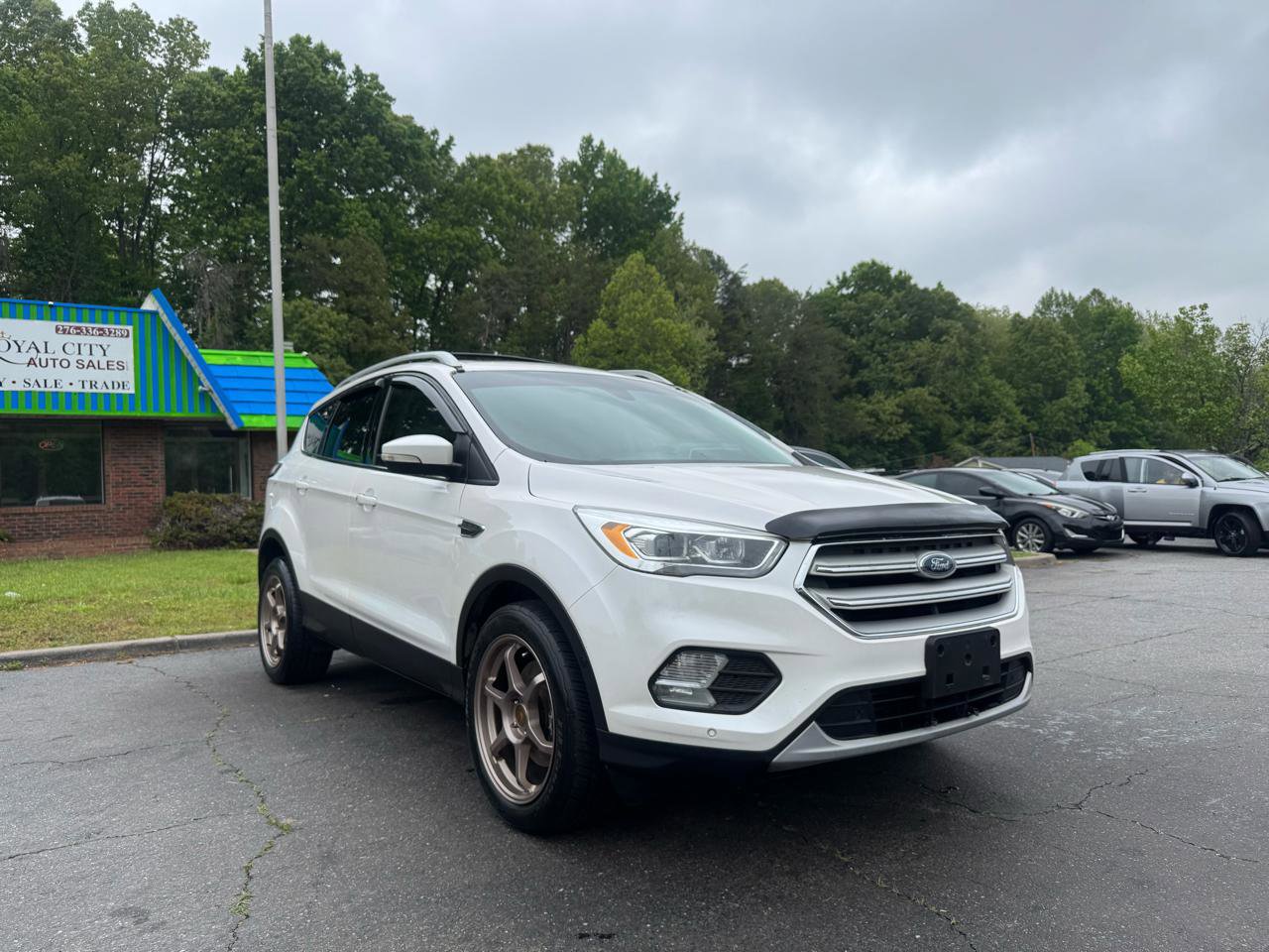 Used 2018 Ford Escape Titanium AWD/4WD image 3